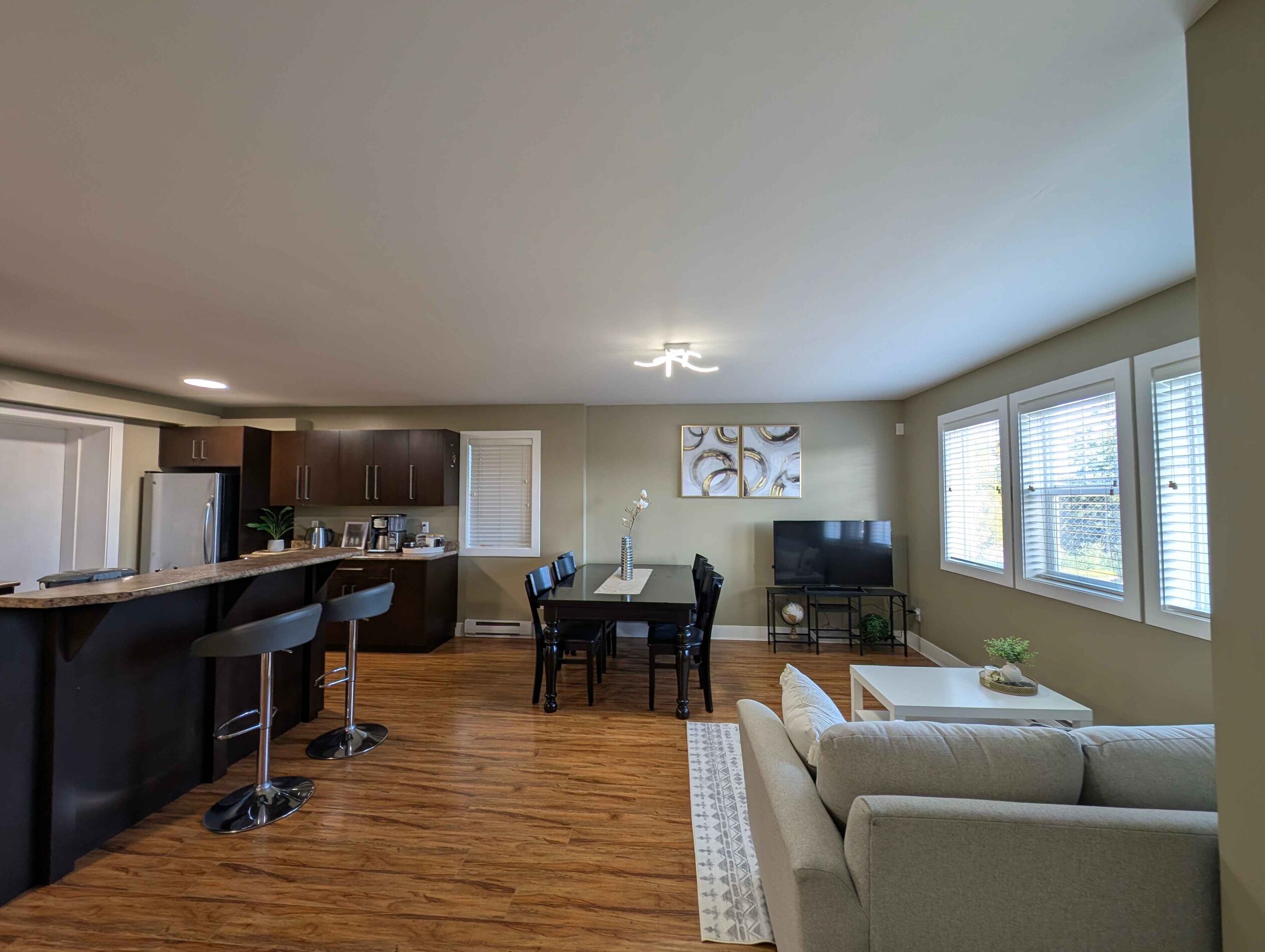 3-Bedroom Suite with Mountain View